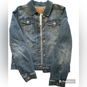 Levi’s Denim Jacket. Like new!